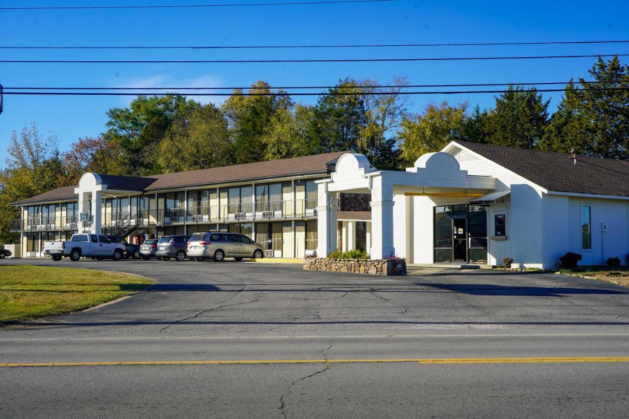 Sunset Inn Clarksville מראה חיצוני תמונה